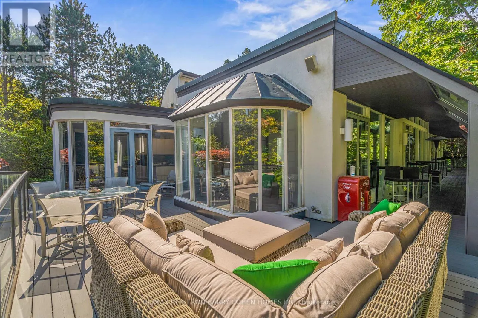 18 TIMBERGLADE COURT