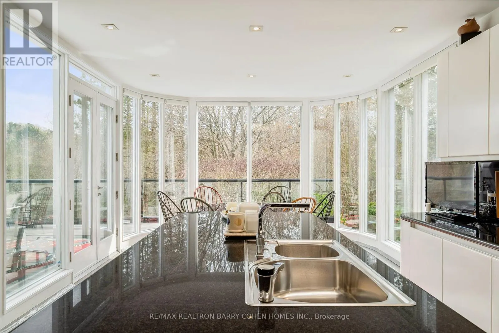 18 TIMBERGLADE COURT