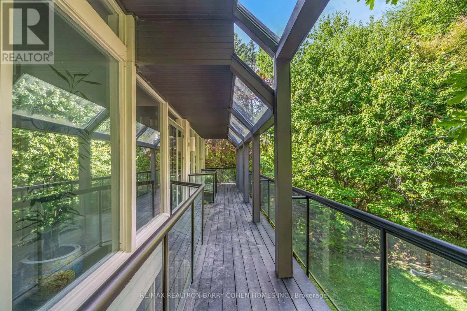 18 TIMBERGLADE COURT