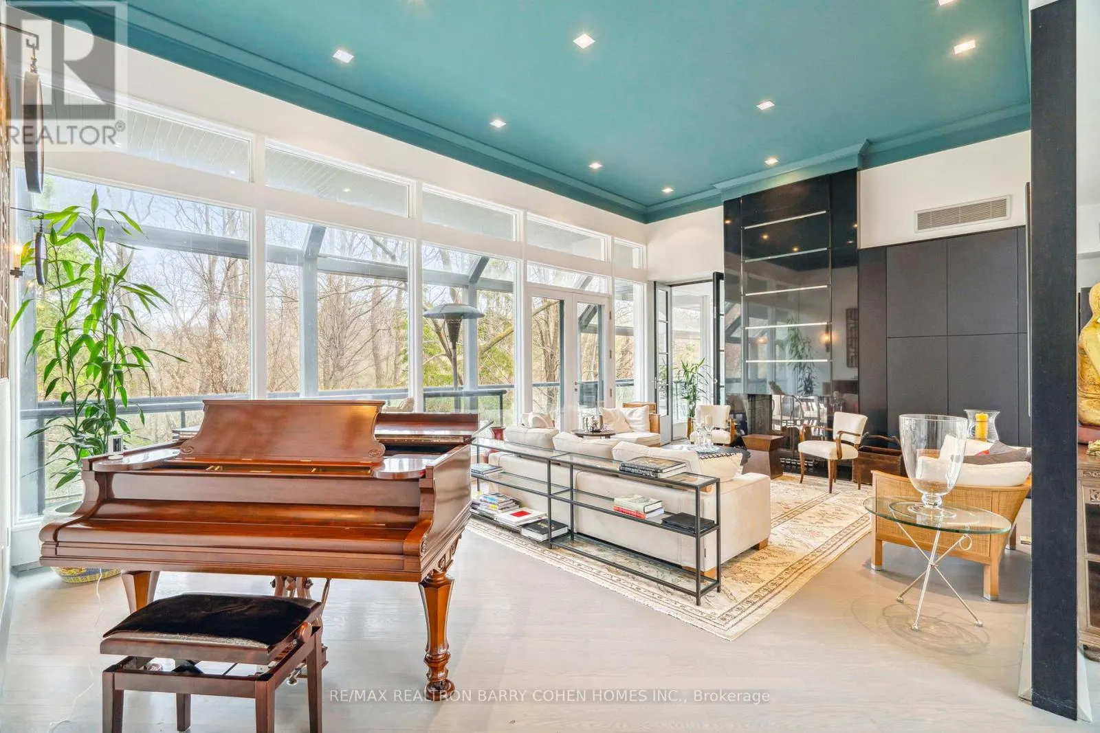 18 TIMBERGLADE COURT