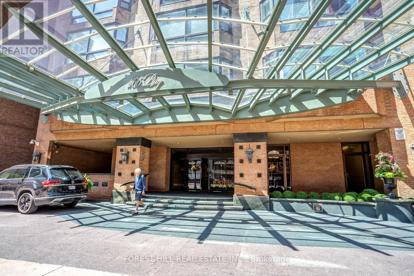 1105 - 1166 BAY STREET