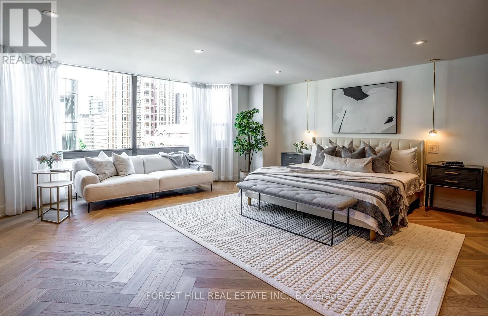 1105 - 1166 BAY STREET