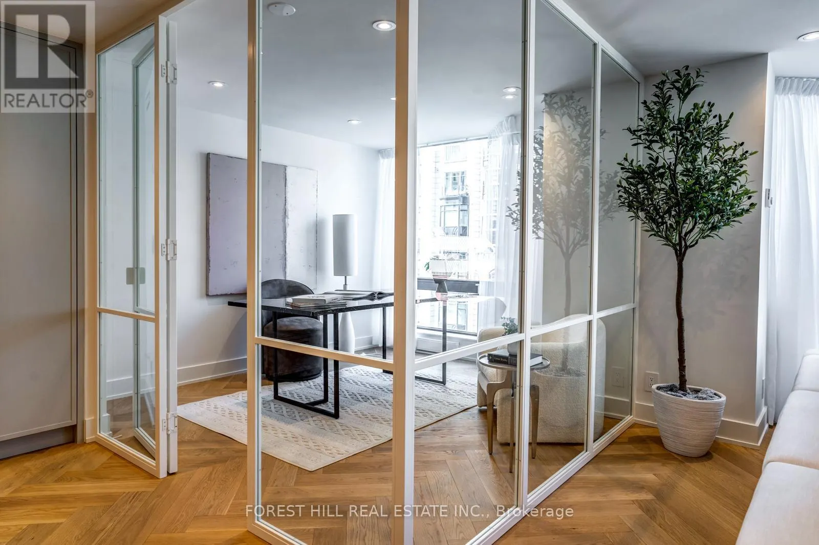 1105 - 1166 BAY STREET