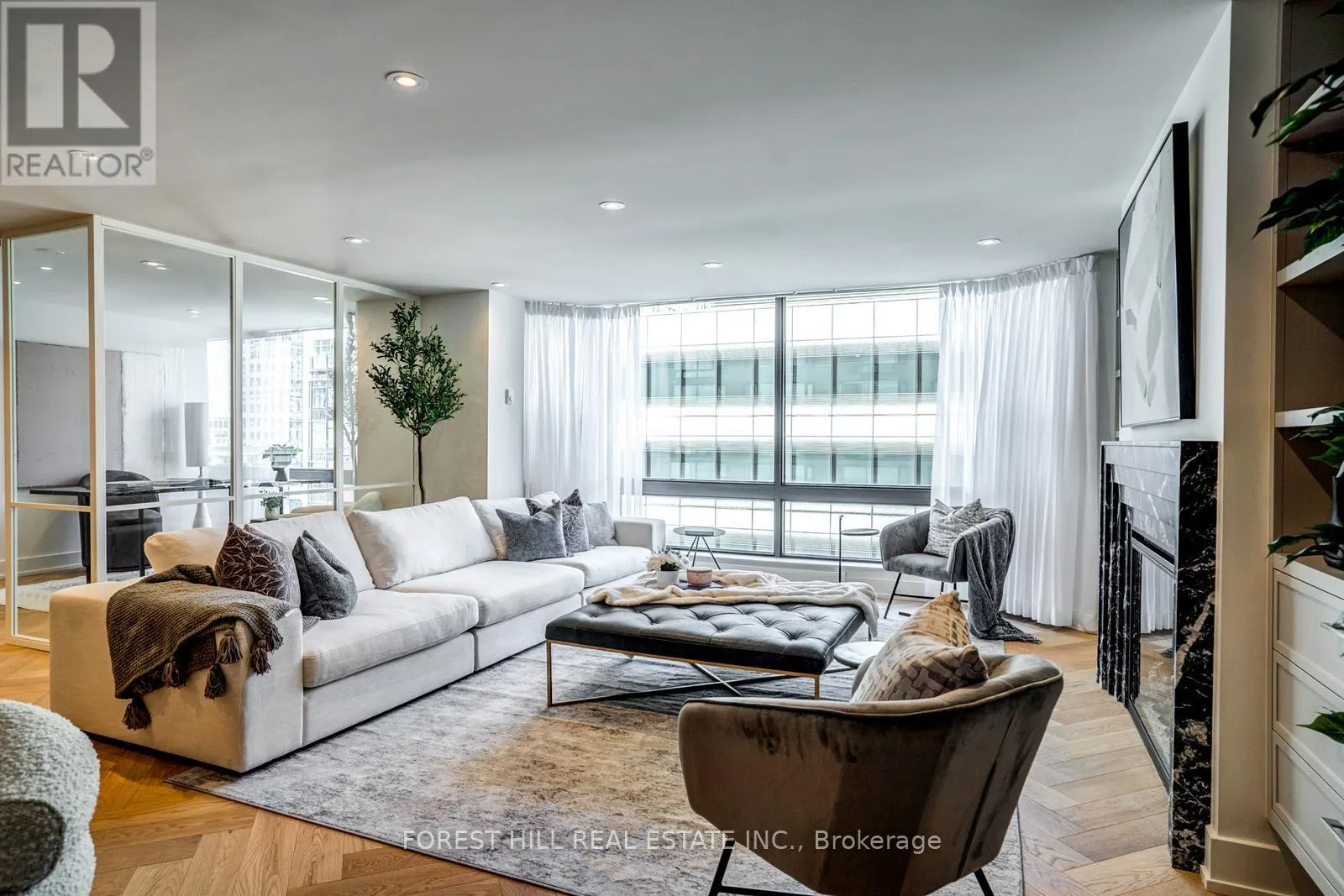 1105 - 1166 BAY STREET