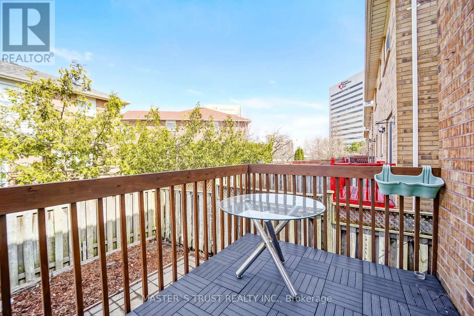 40 ROCHEFORT DRIVE