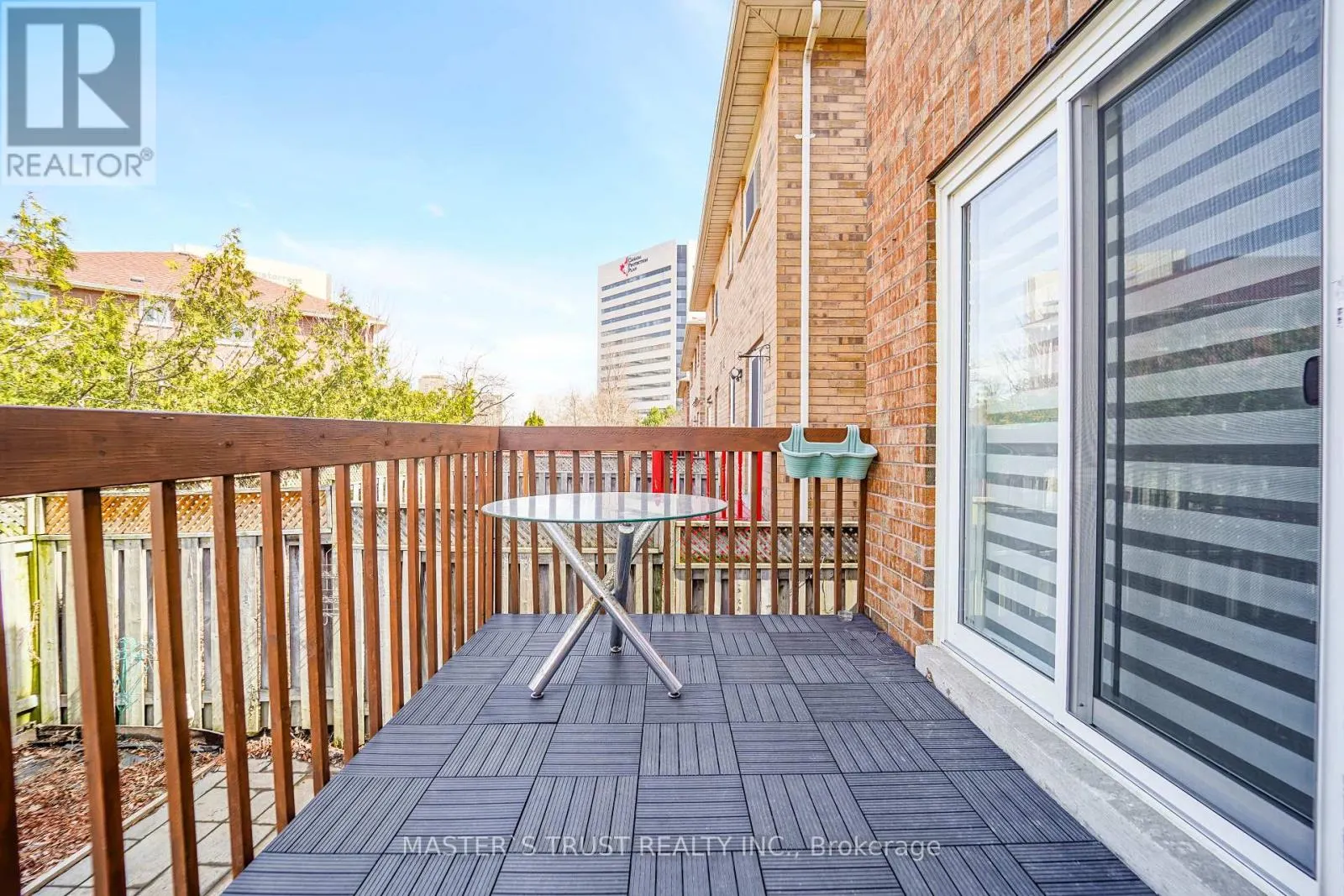 40 ROCHEFORT DRIVE