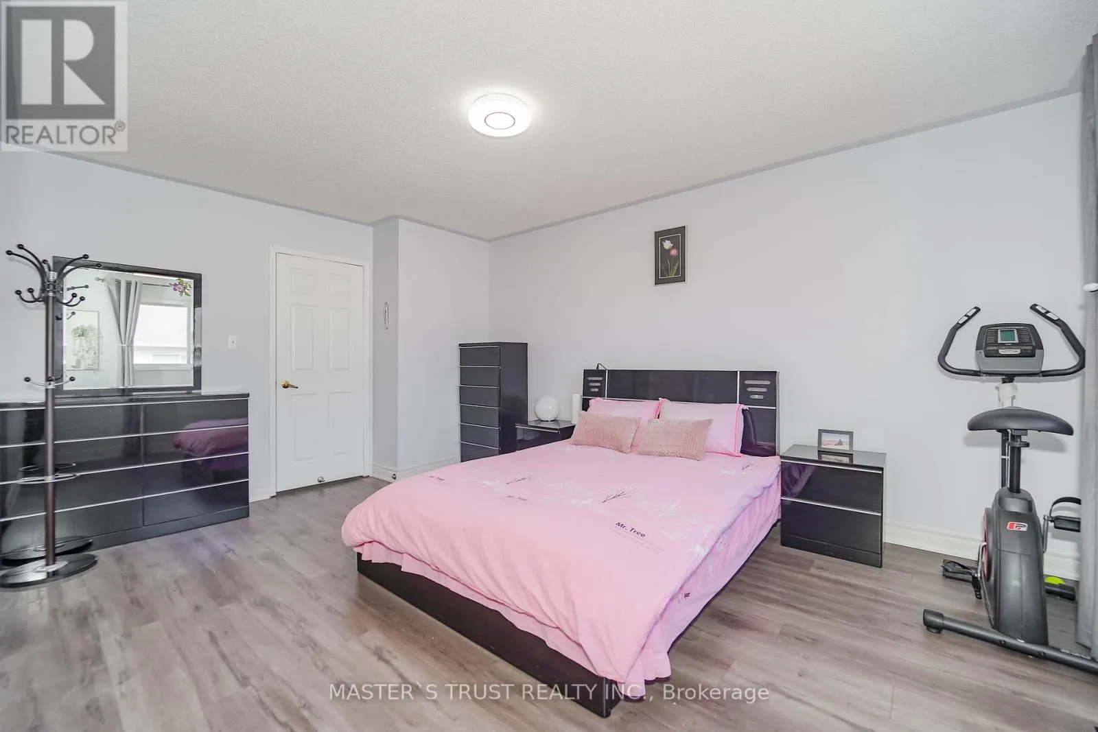 40 ROCHEFORT DRIVE