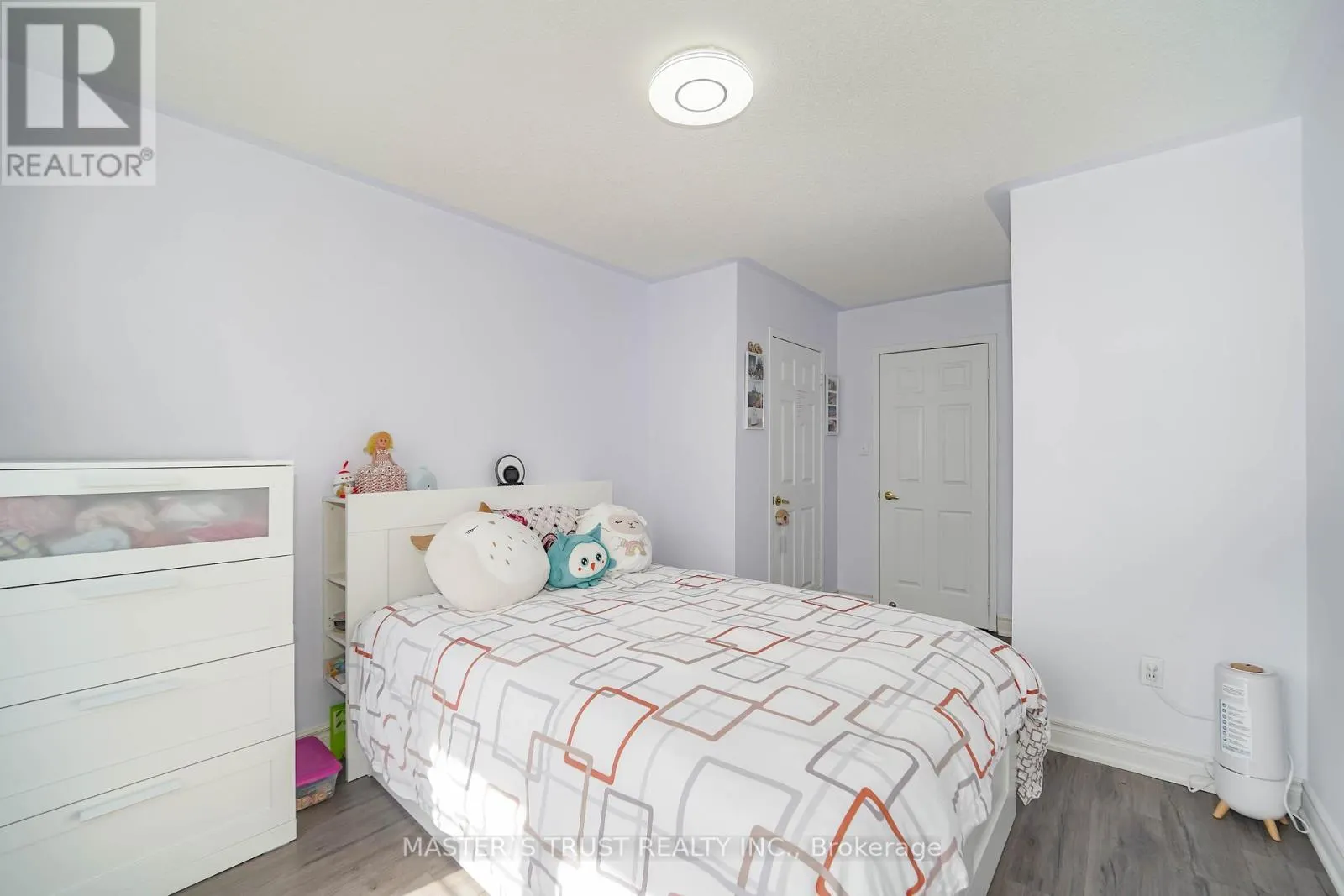 40 ROCHEFORT DRIVE