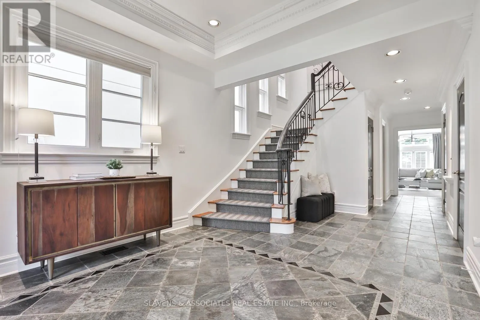 523 FAIRLAWN AVENUE
