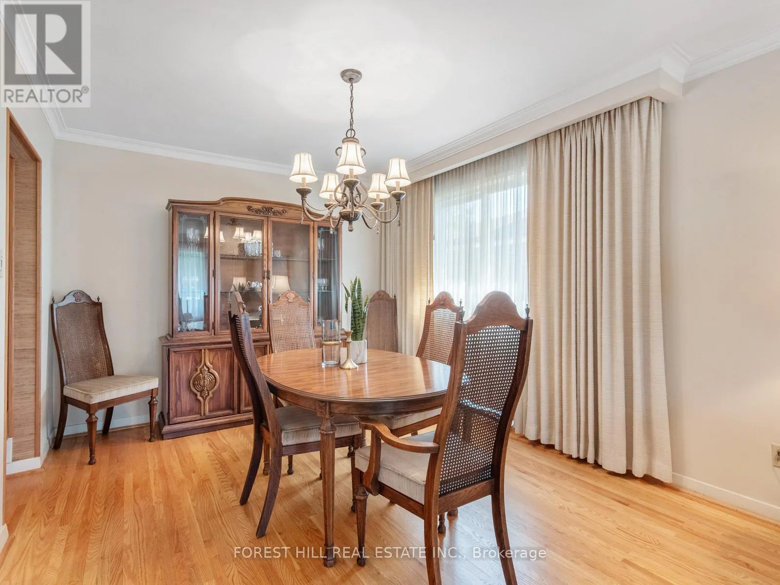 16 OLDBOROUGH CIRCLE