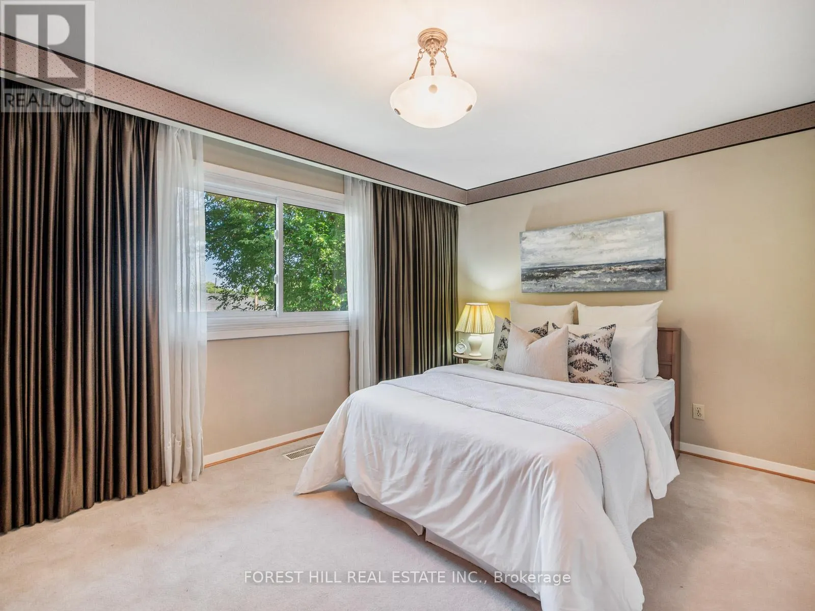 16 OLDBOROUGH CIRCLE
