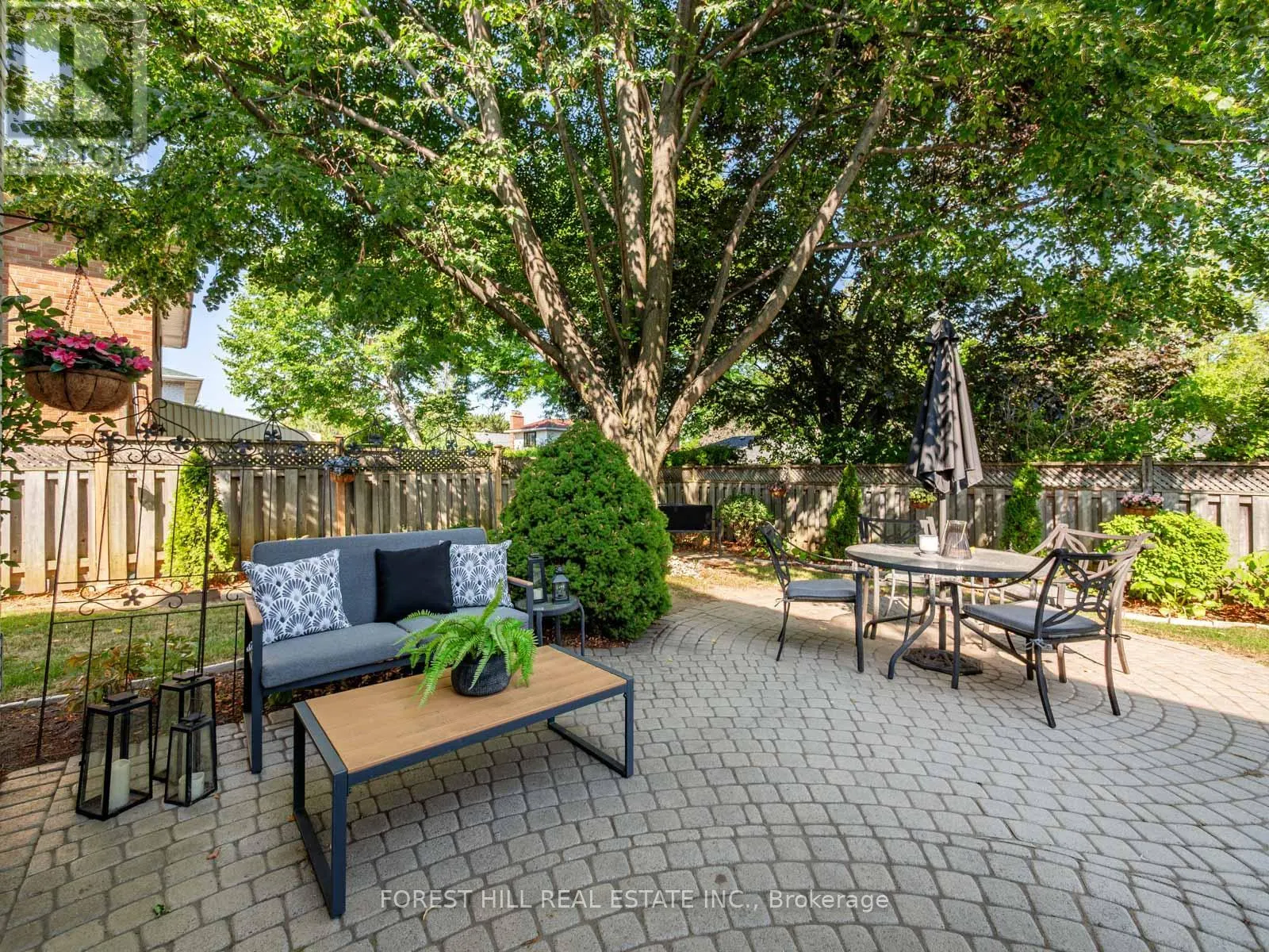16 OLDBOROUGH CIRCLE