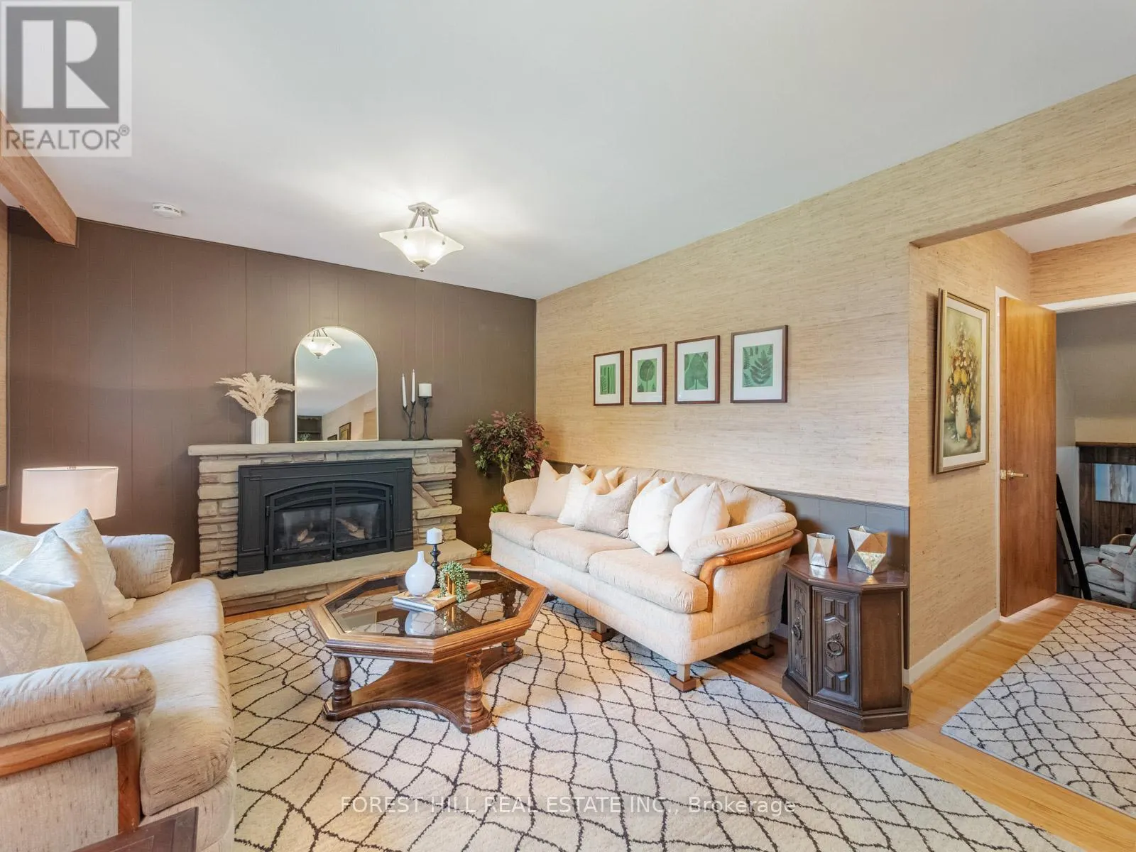 16 OLDBOROUGH CIRCLE