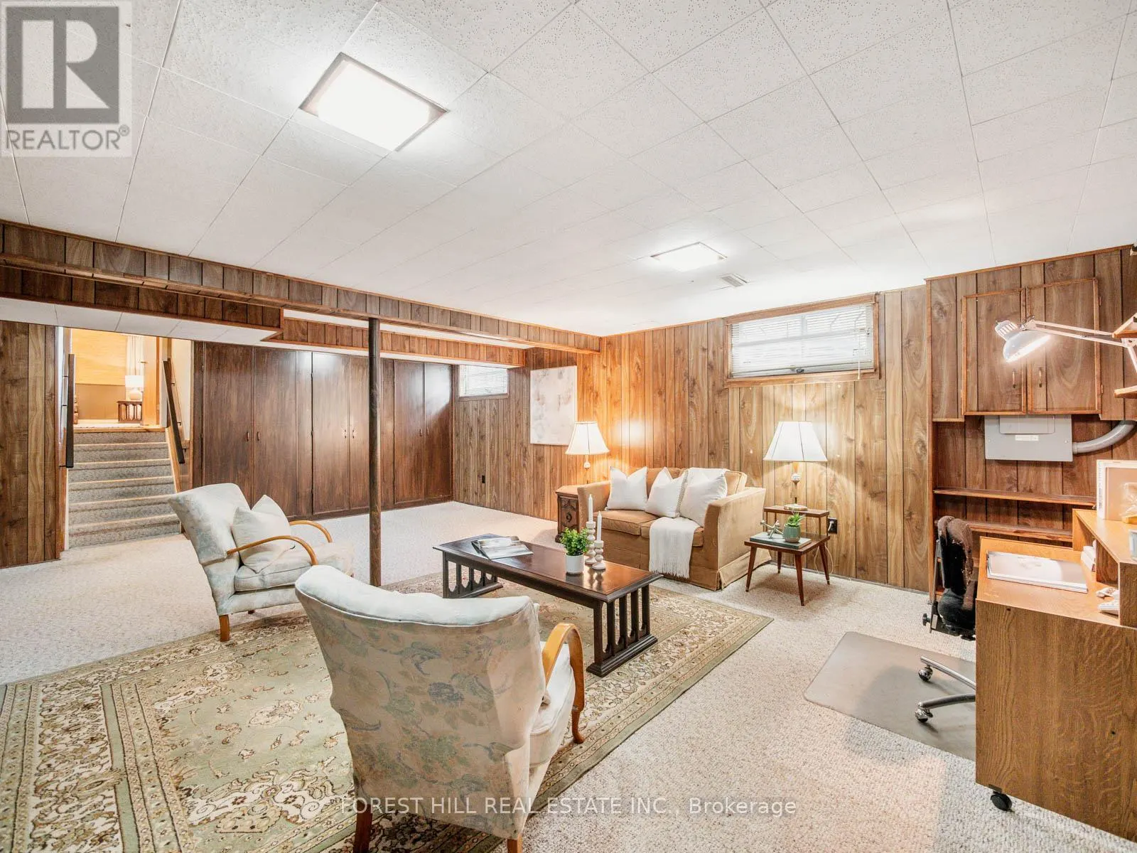 16 OLDBOROUGH CIRCLE