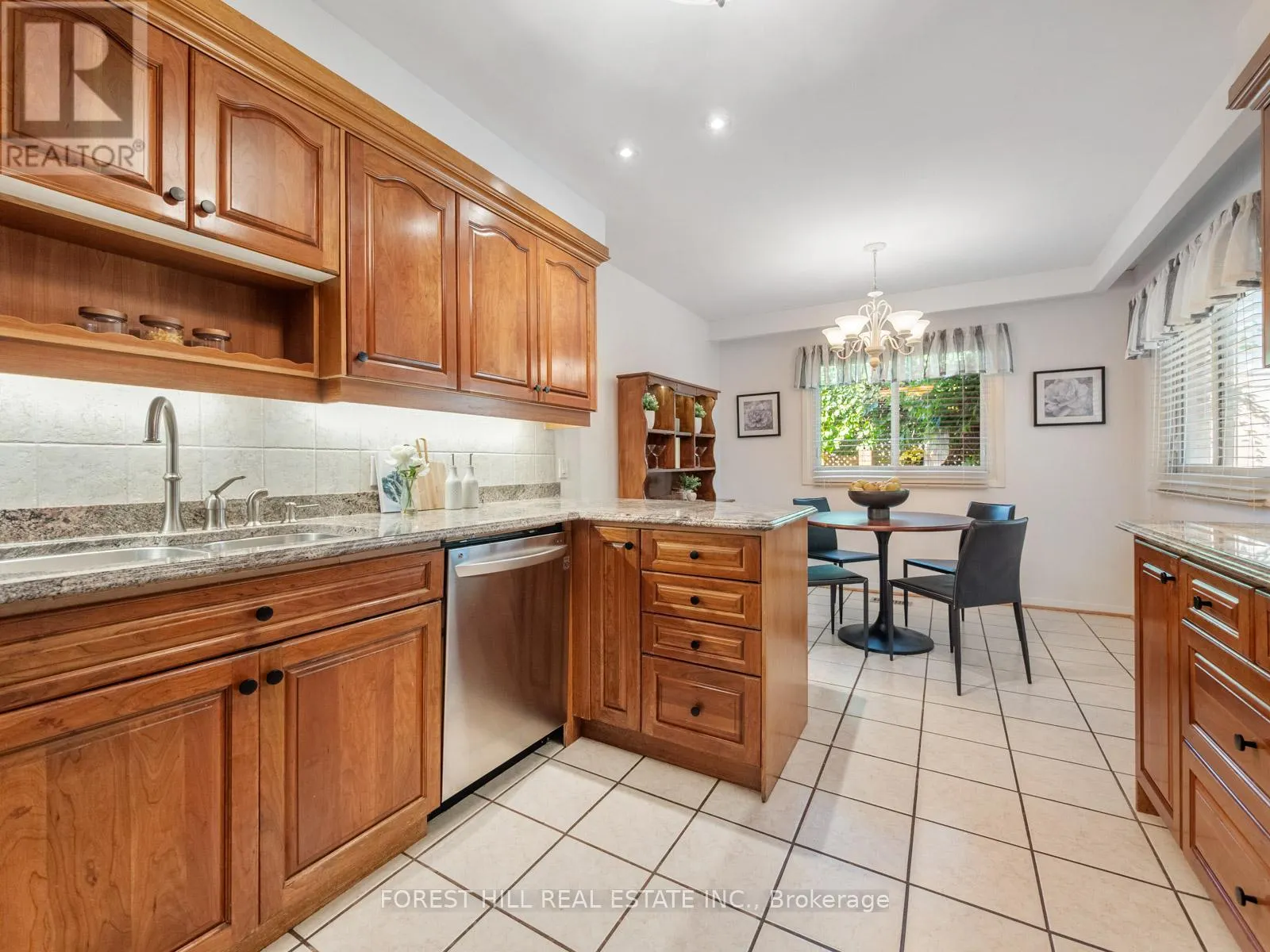 16 OLDBOROUGH CIRCLE