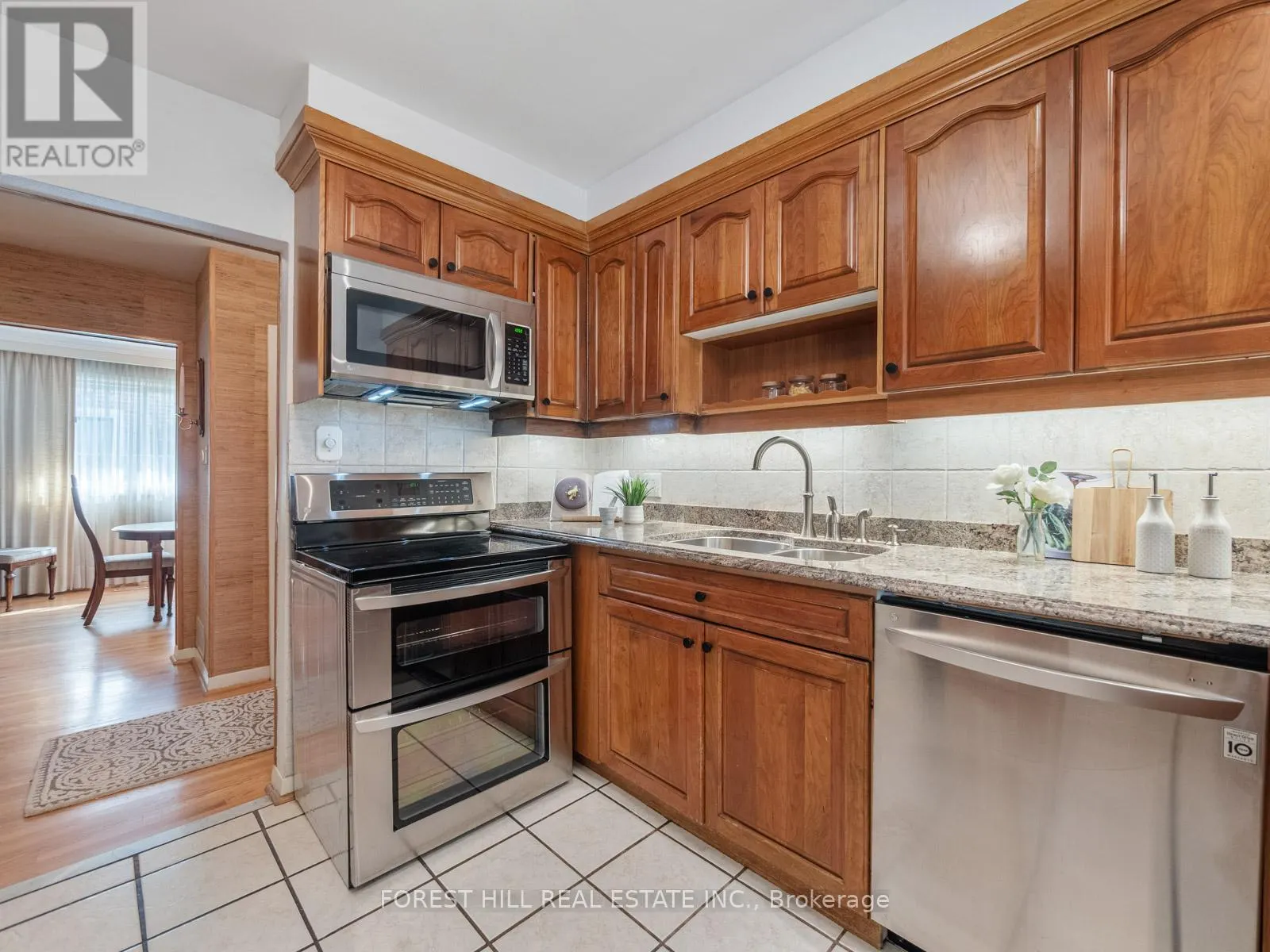 16 OLDBOROUGH CIRCLE
