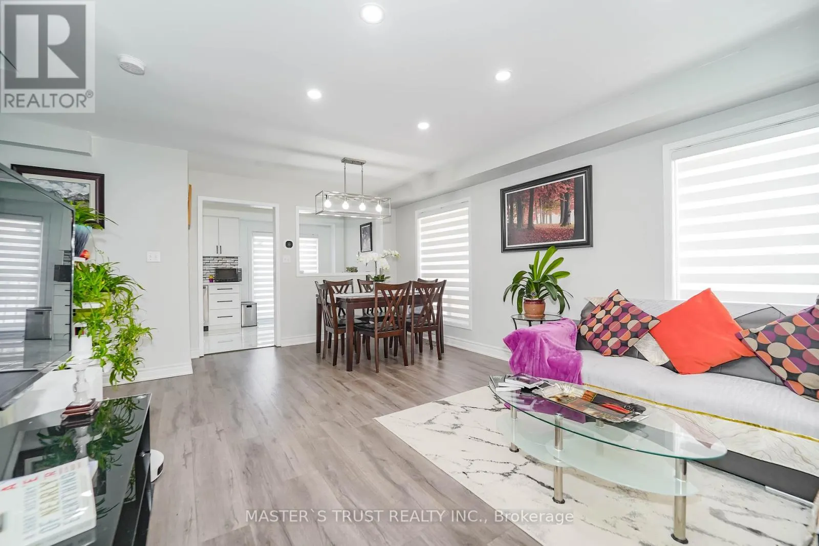 40 ROCHEFORT DRIVE