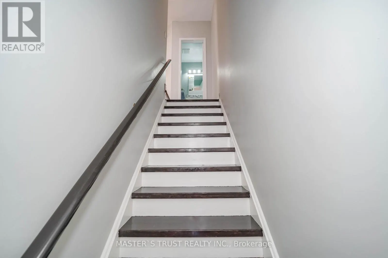 40 ROCHEFORT DRIVE