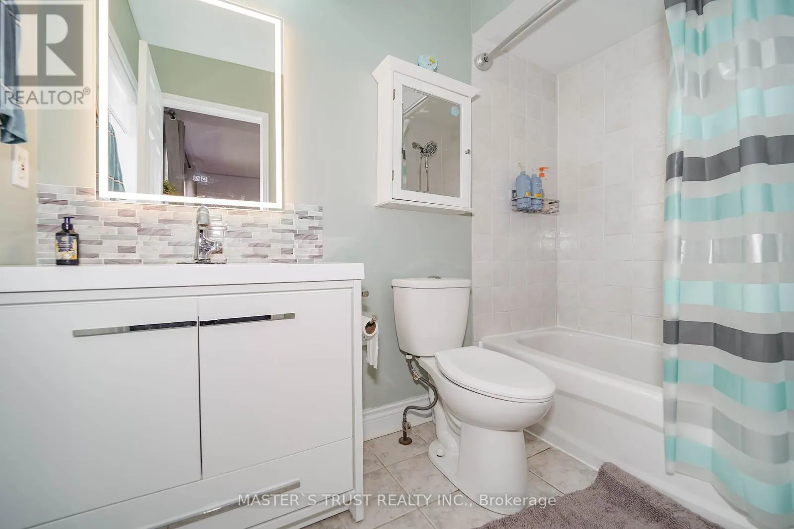 40 ROCHEFORT DRIVE