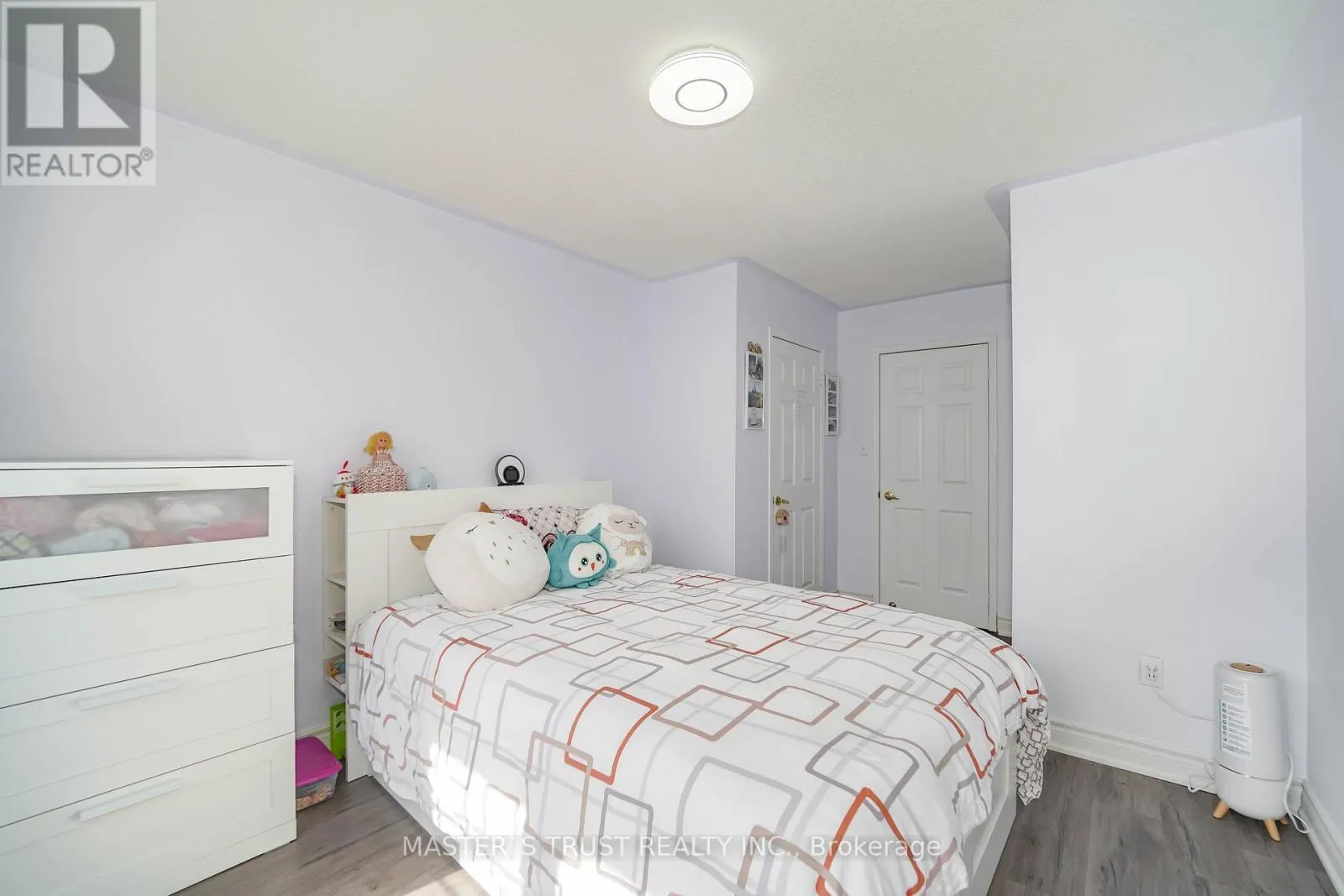 40 ROCHEFORT DRIVE