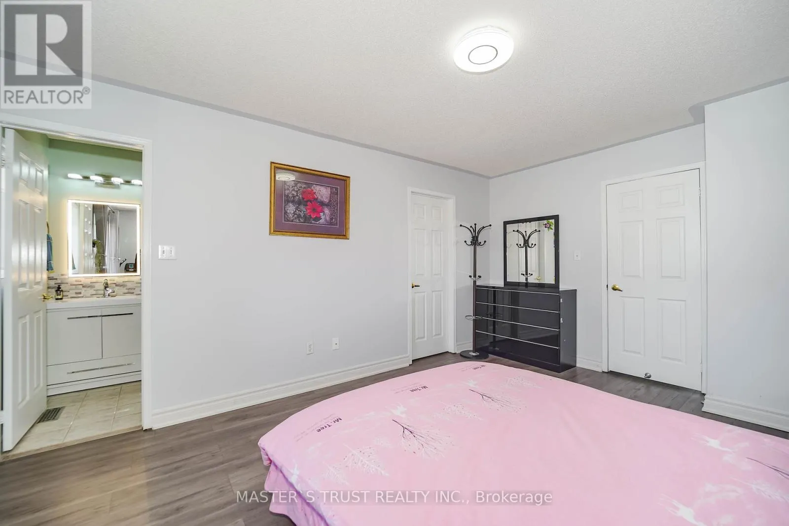 40 ROCHEFORT DRIVE
