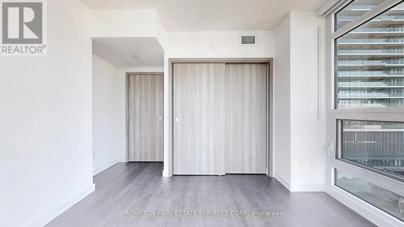 2310 - 3 CONCORD CITYPLACE WAY