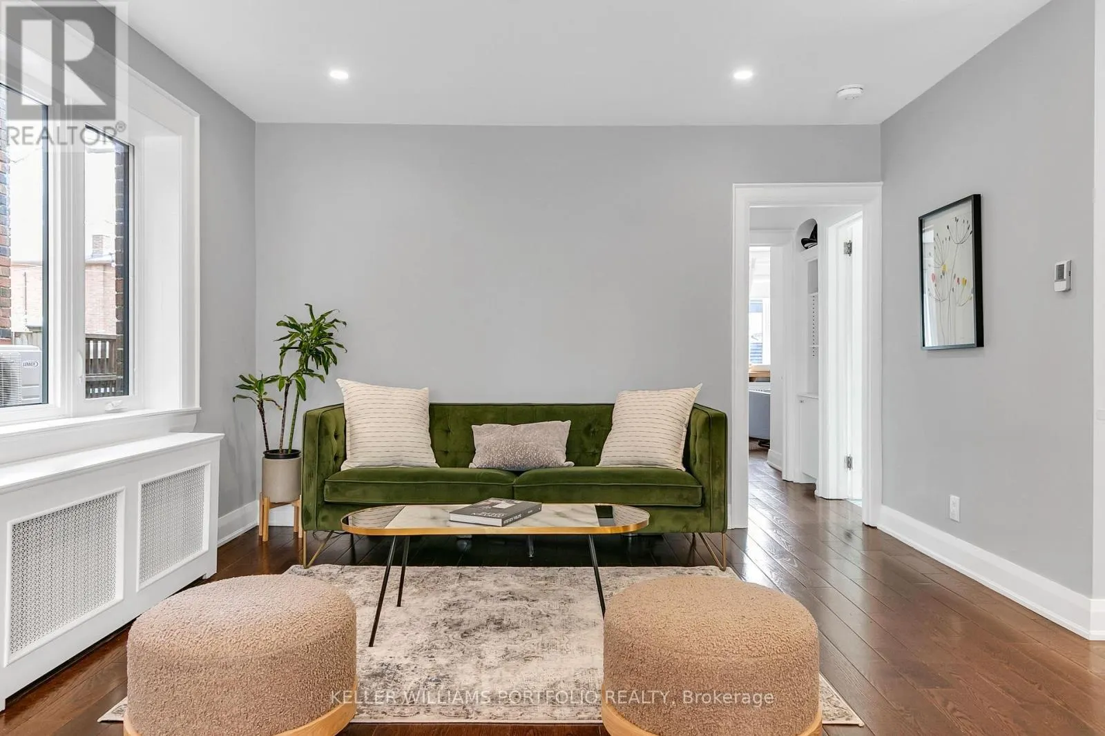 229 MANOR ROAD E