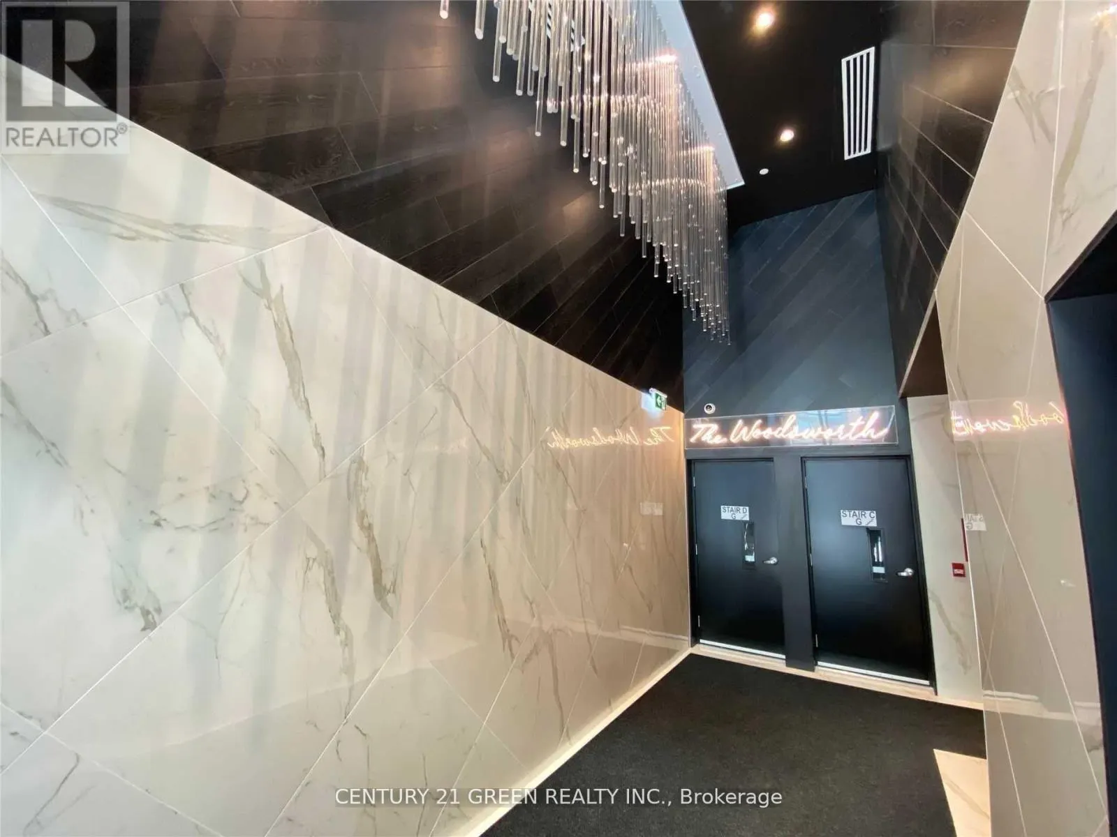 204 - 458 RICHMOND STREET W