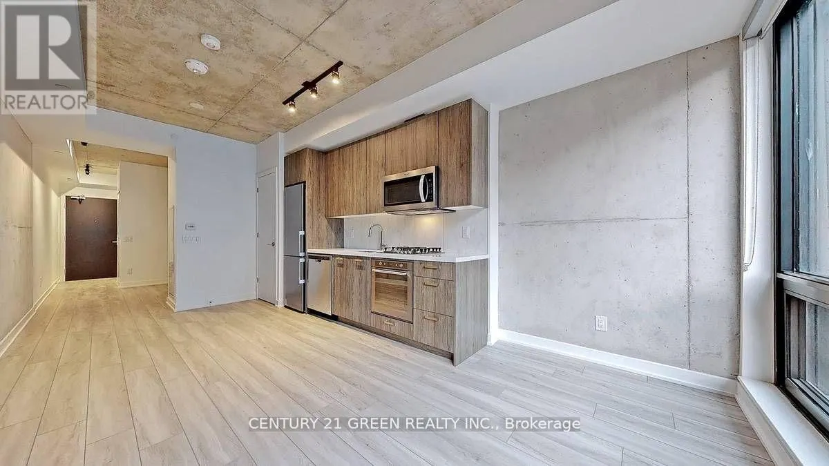 204 - 458 RICHMOND STREET W