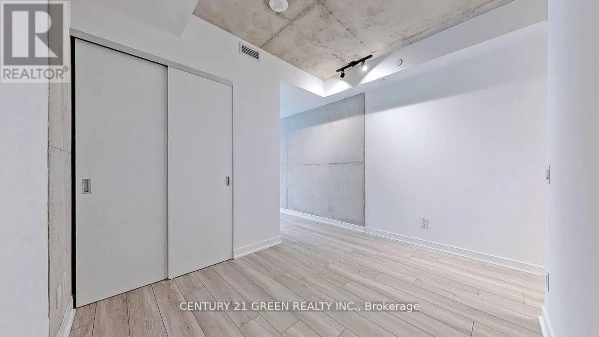 204 - 458 RICHMOND STREET W