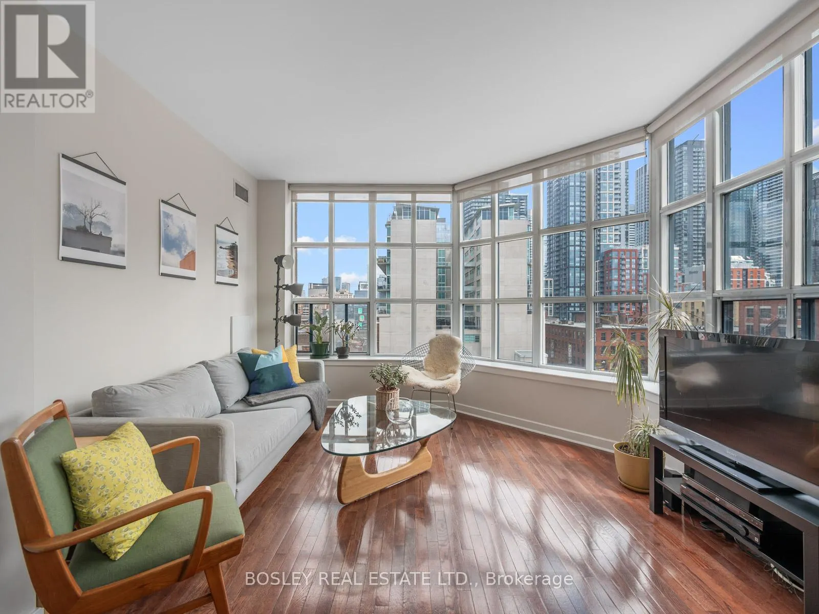 715 - 438 RICHMOND STREET W
