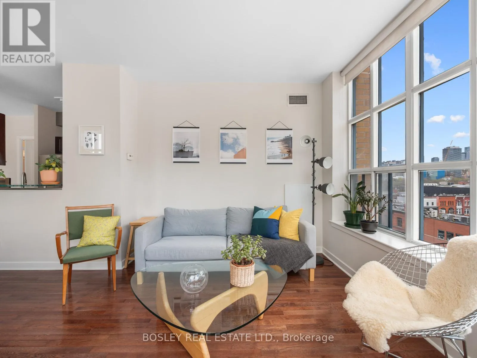 715 - 438 RICHMOND STREET W