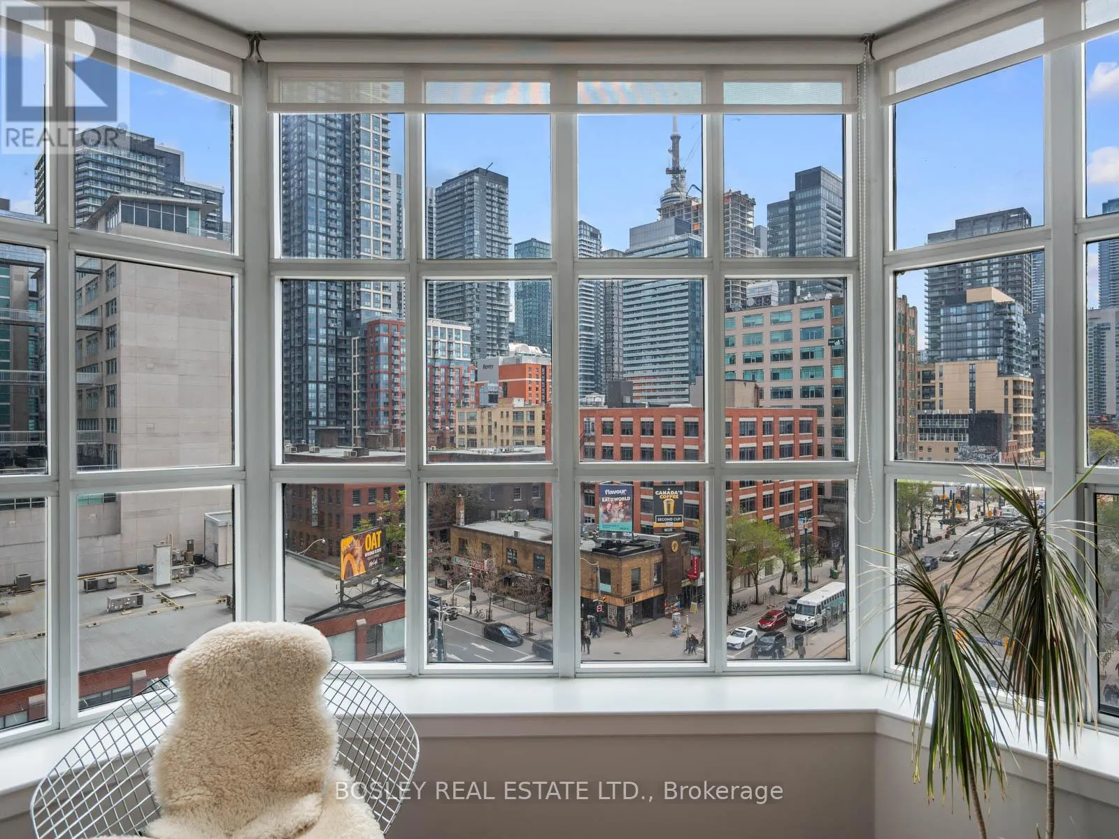 715 - 438 RICHMOND STREET W