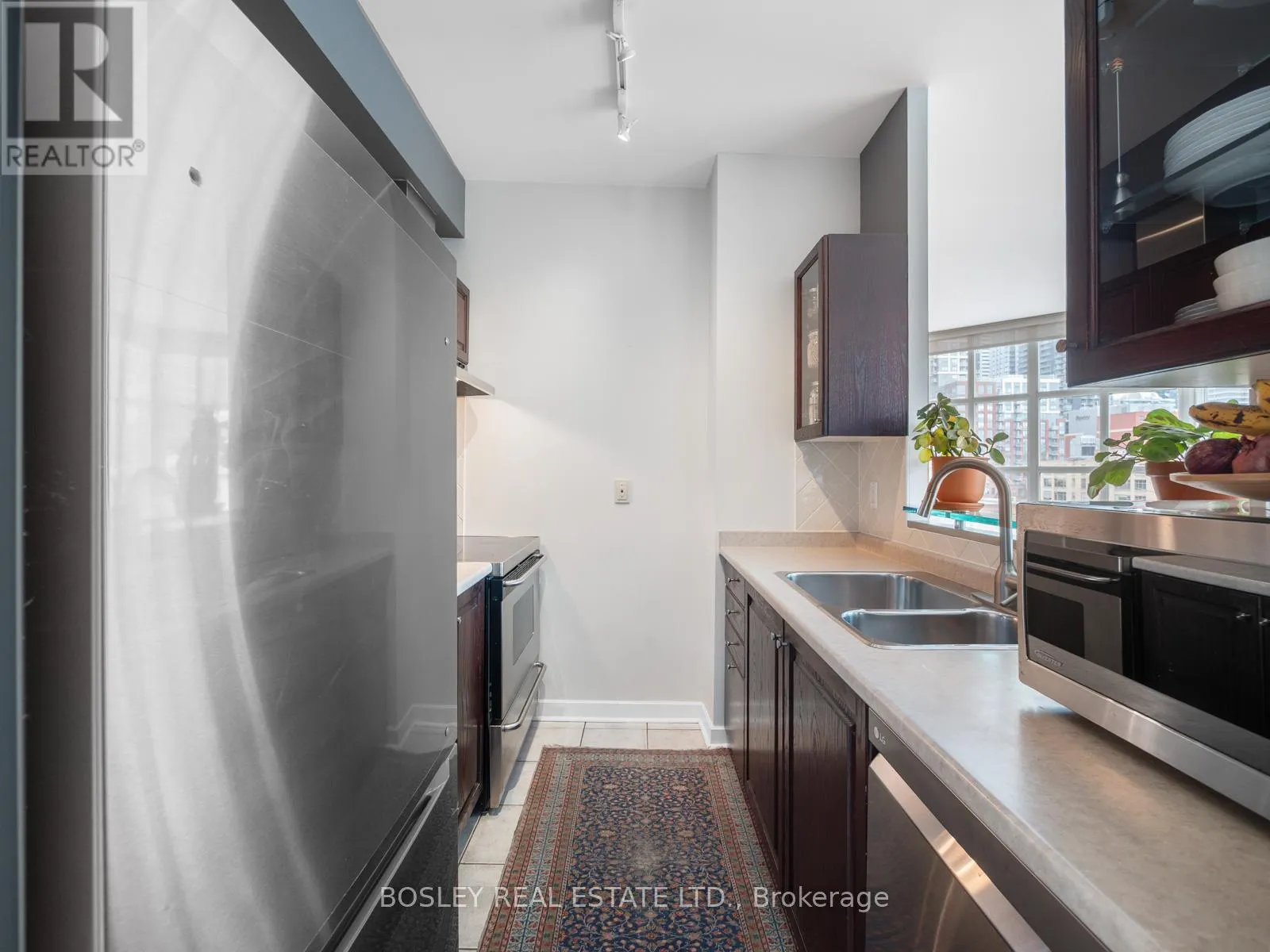 715 - 438 RICHMOND STREET W