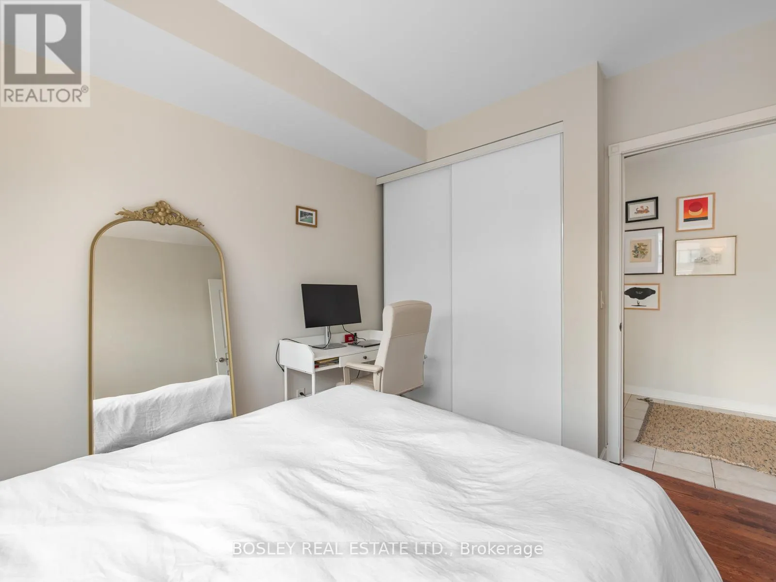 715 - 438 RICHMOND STREET W