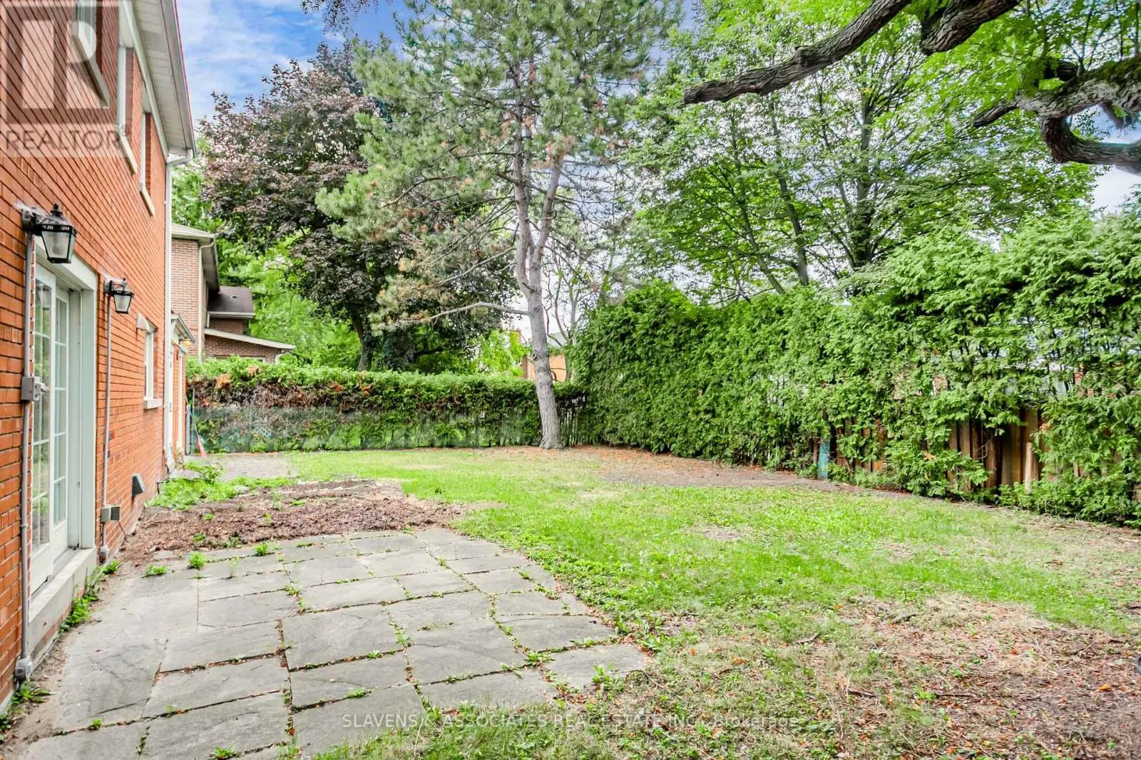123 LORD SEATON ROAD