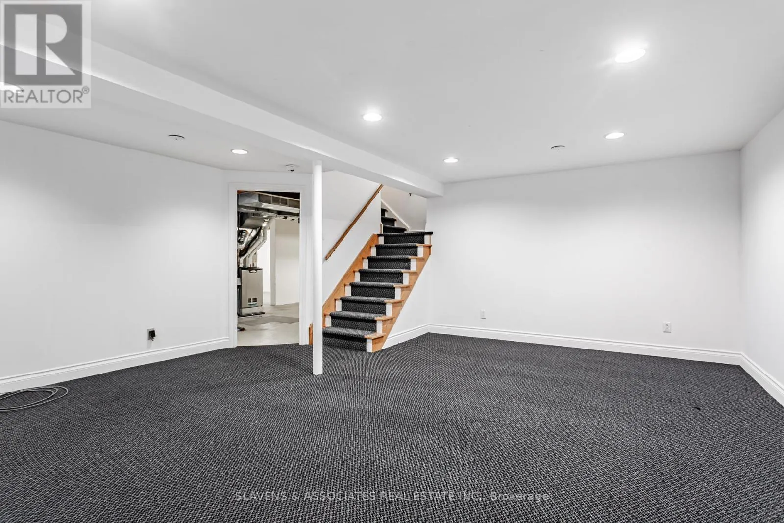 123 LORD SEATON ROAD