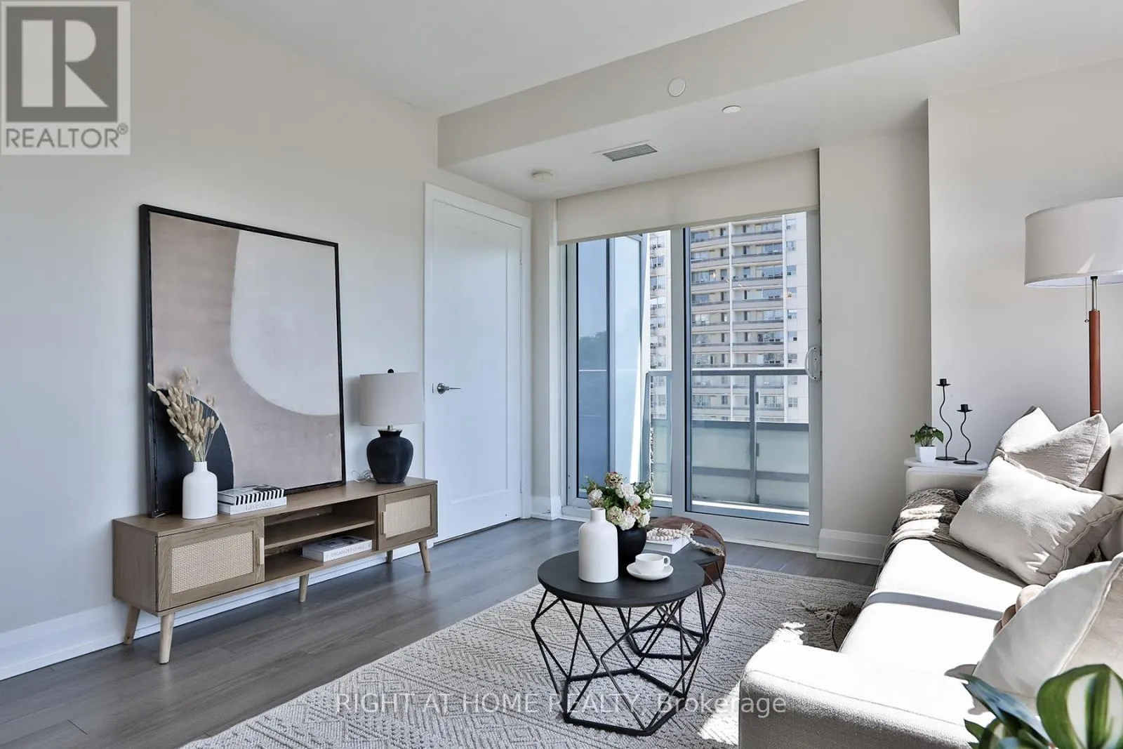 709 - 18 GRAYDON HALL DRIVE