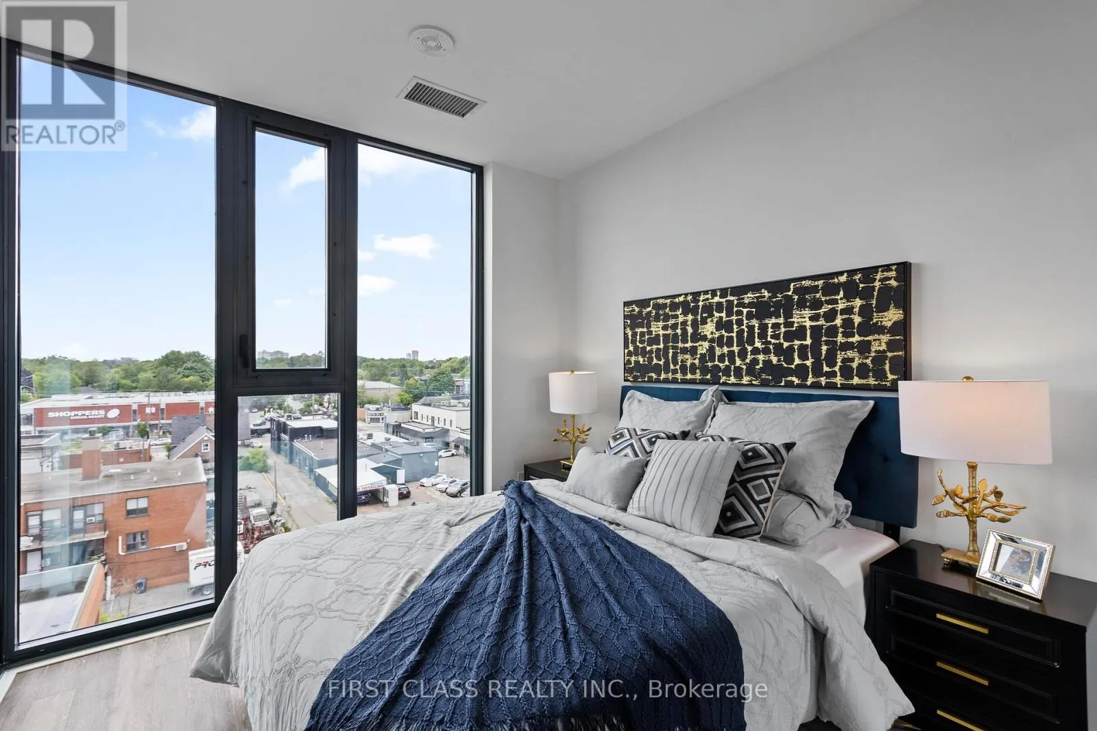 721 - 250 LAWRENCE AVENUE W