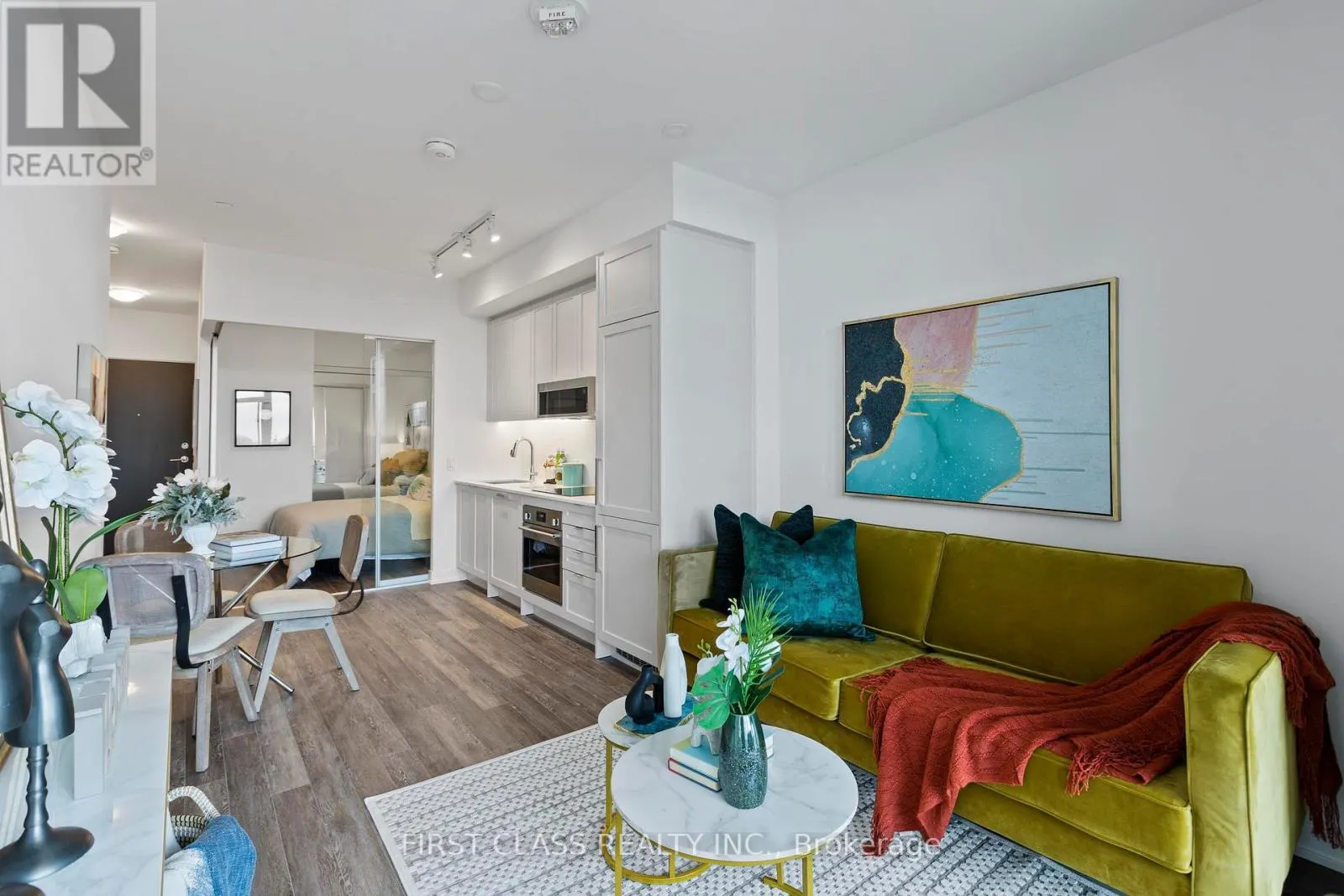 721 - 250 LAWRENCE AVENUE W