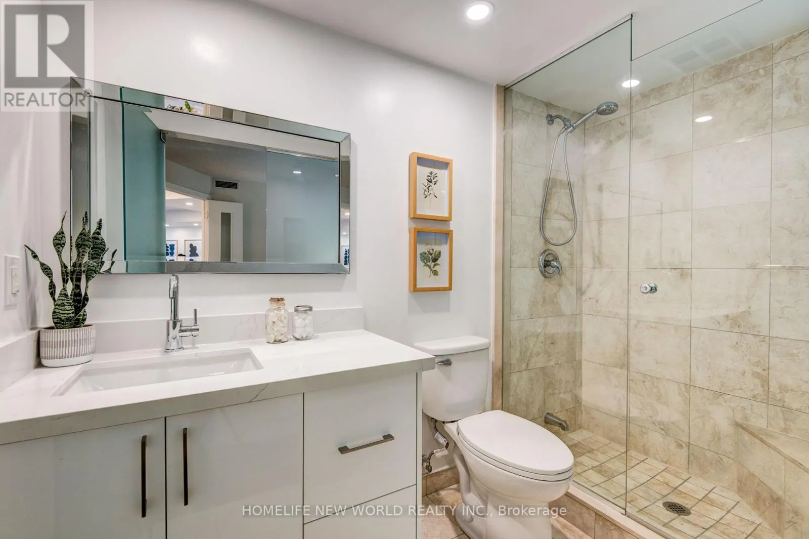 903 - 208 QUEENS QUAY W