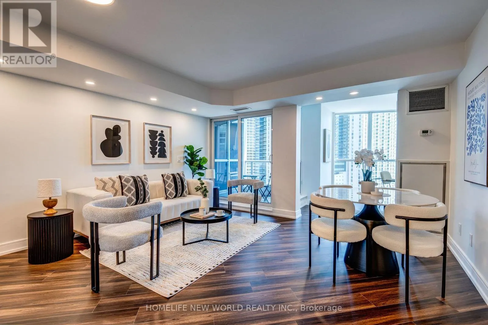 903 - 208 QUEENS QUAY W