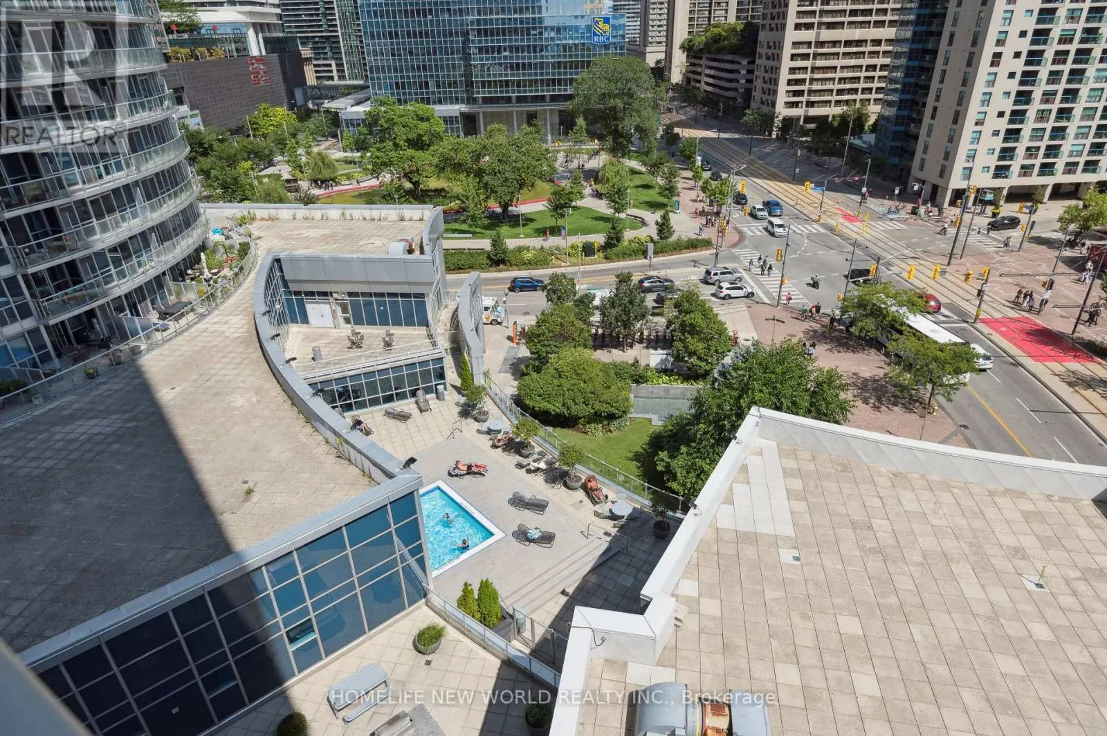903 - 208 QUEENS QUAY W
