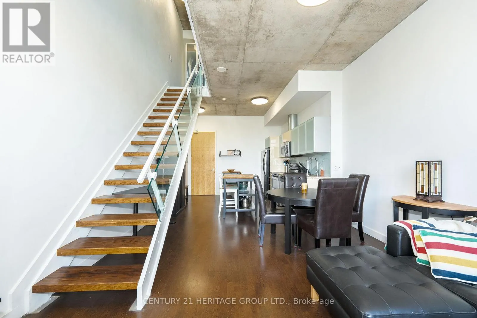 607 - 33 MILL STREET