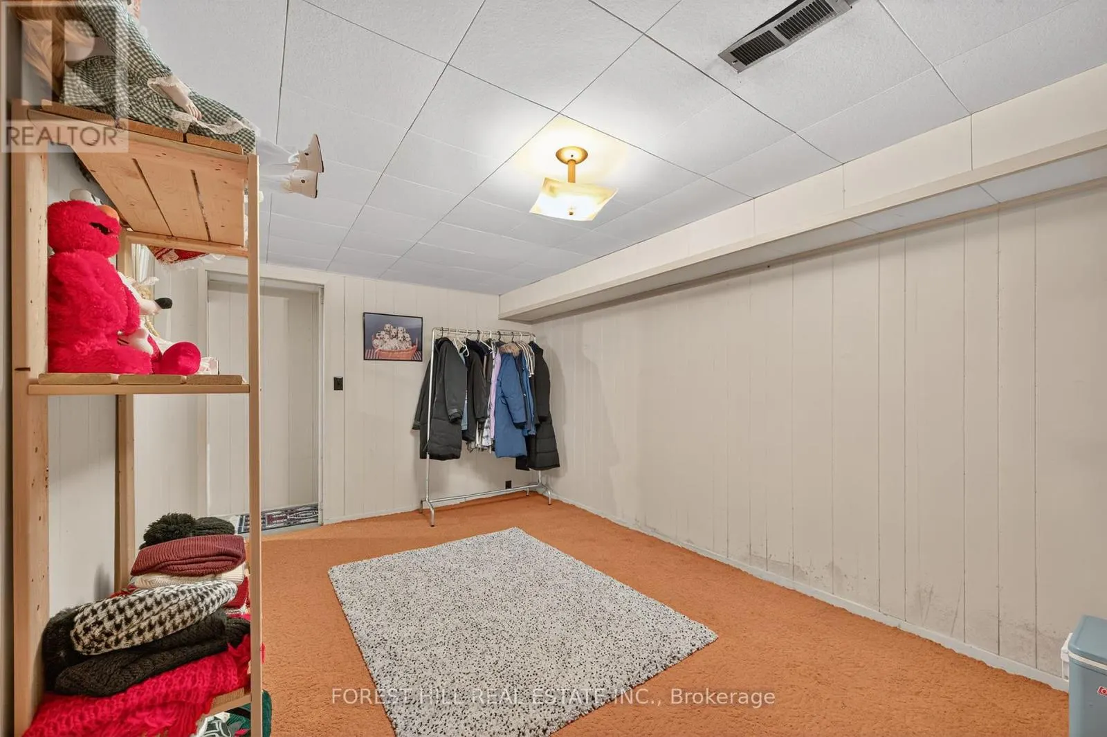 35 REGATTA CRESCENT