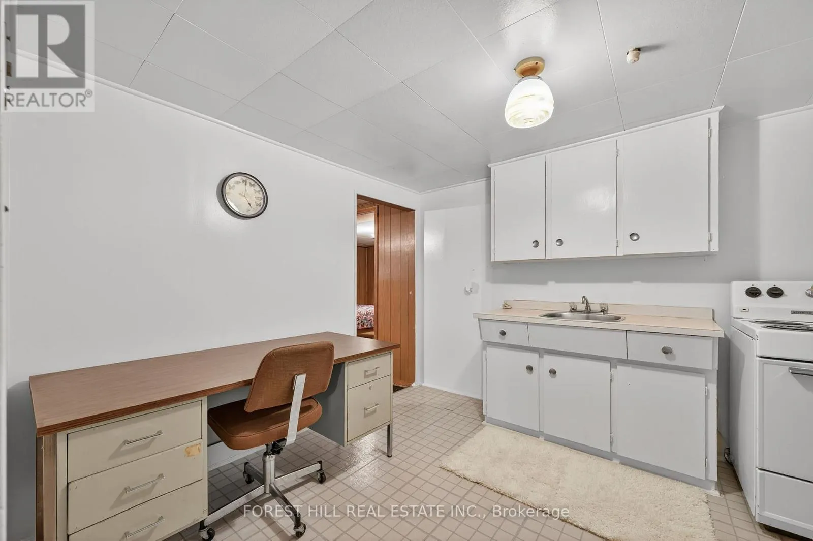35 REGATTA CRESCENT