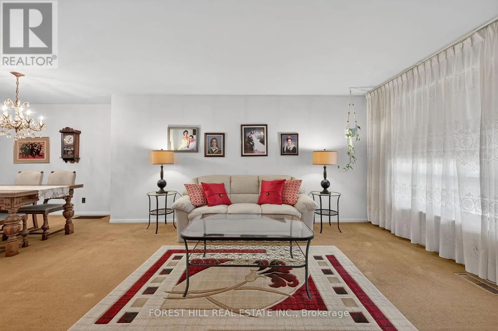 35 REGATTA CRESCENT