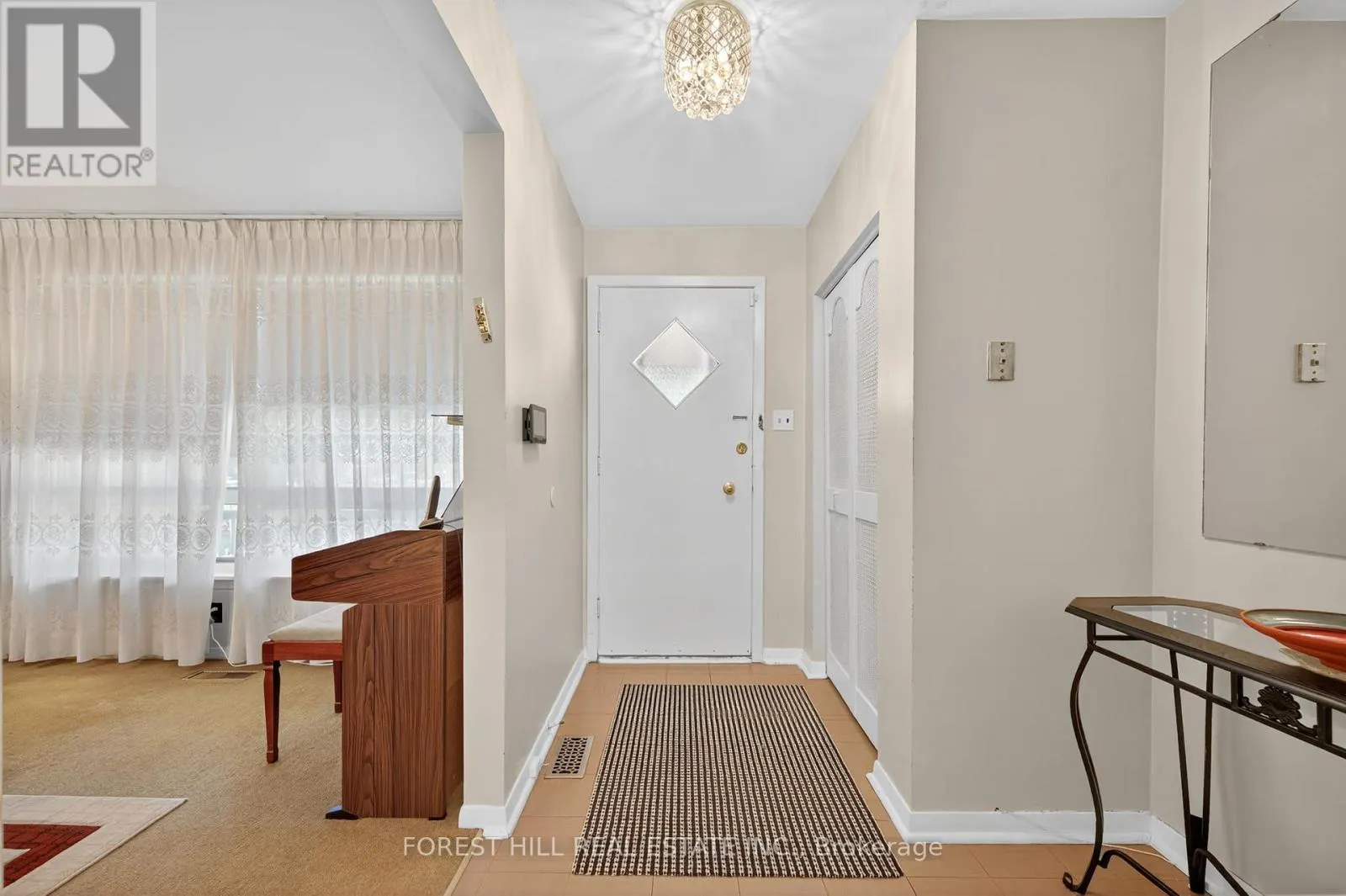 35 REGATTA CRESCENT