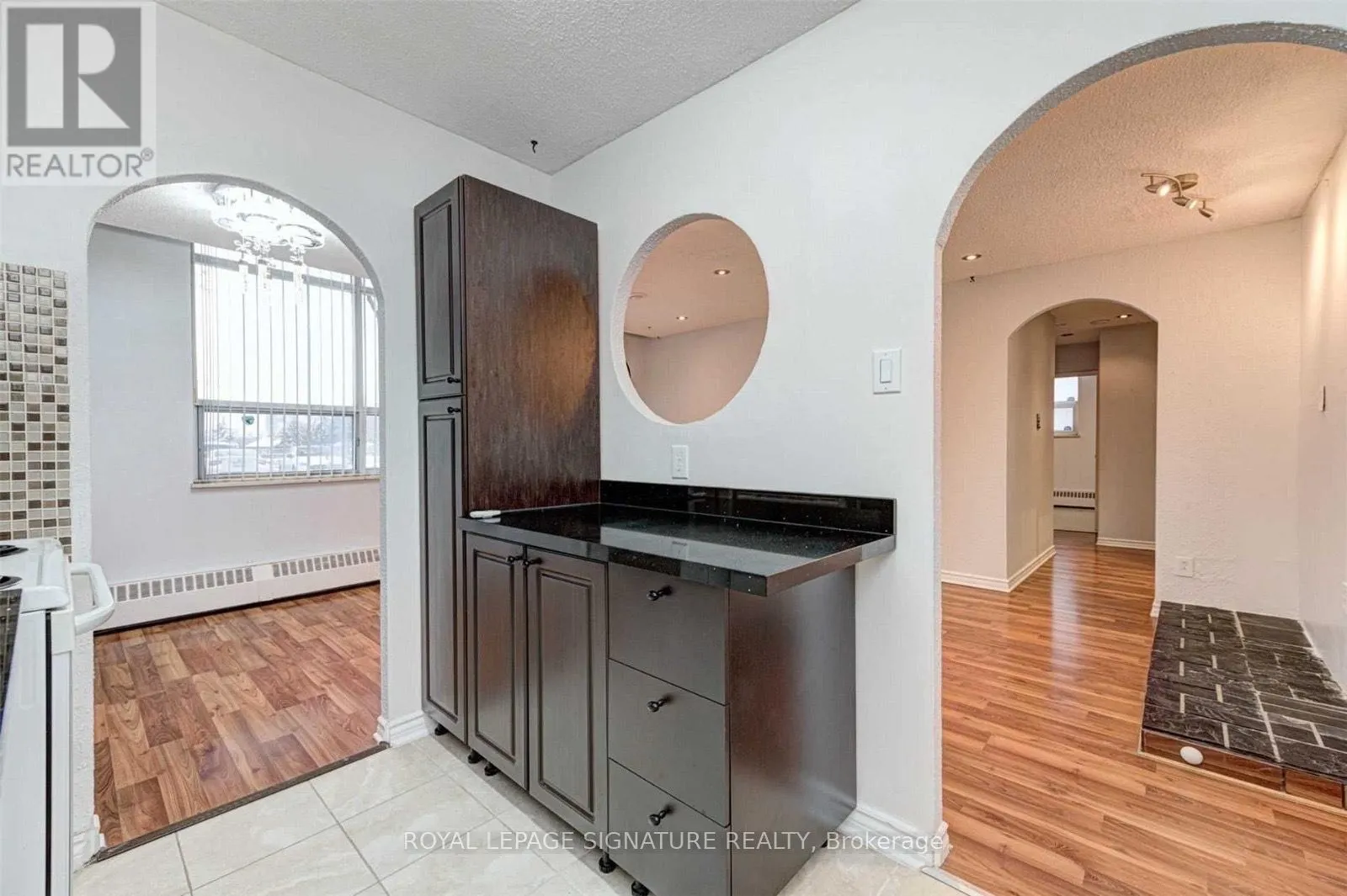 116 - 5 PARKWAY FOREST DRIVE