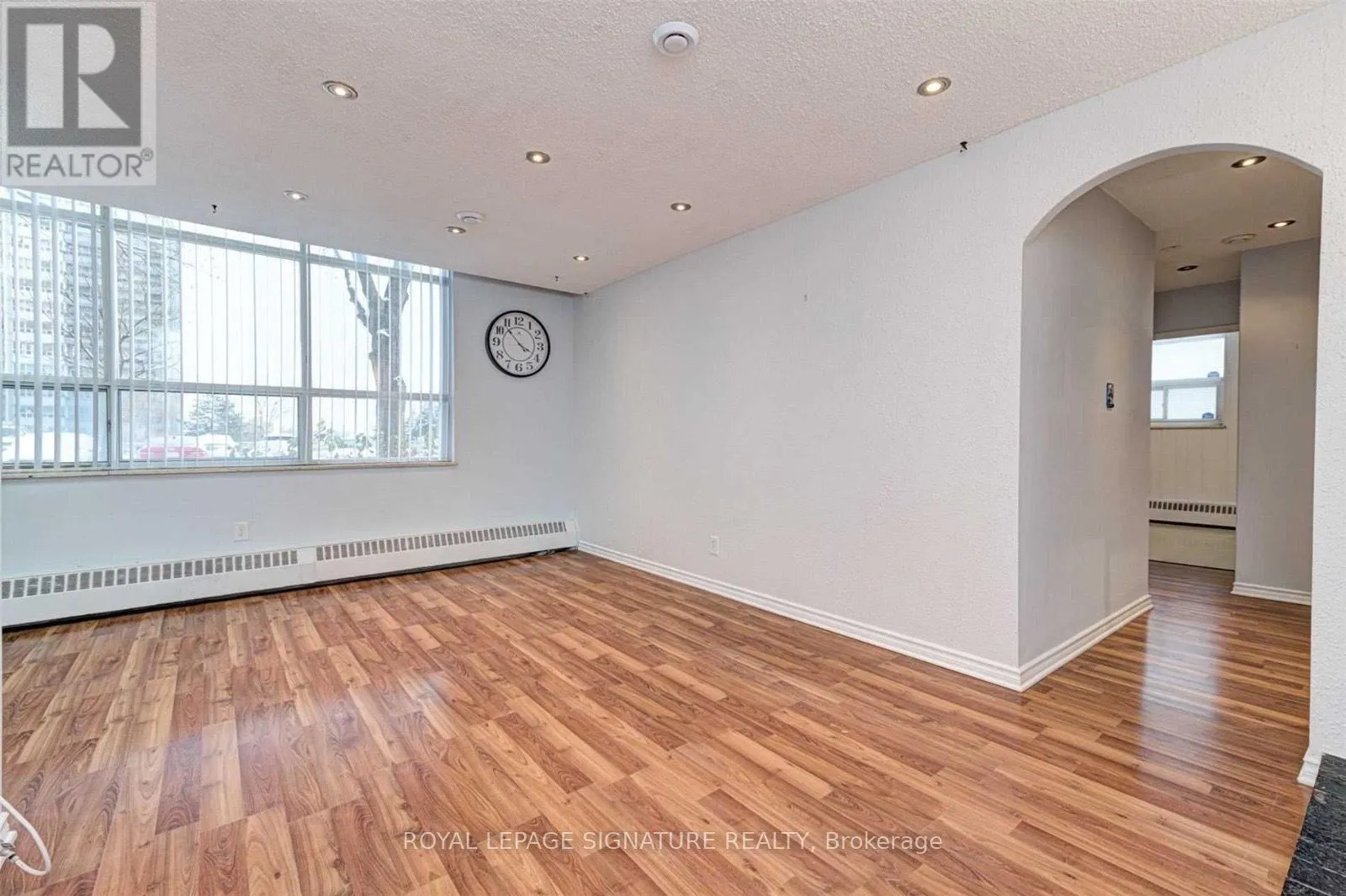 116 - 5 PARKWAY FOREST DRIVE